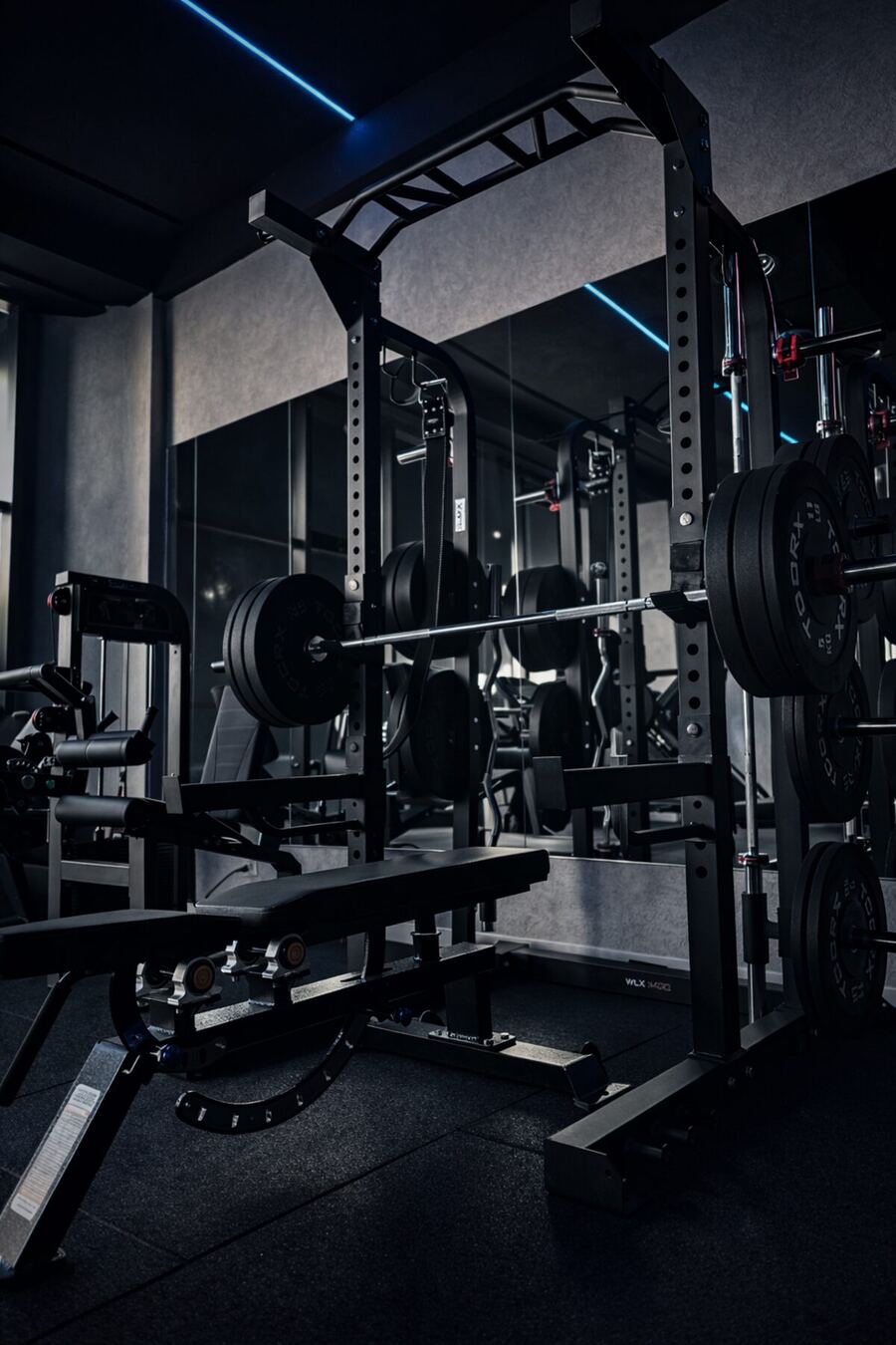 Panca e power rack dello studio